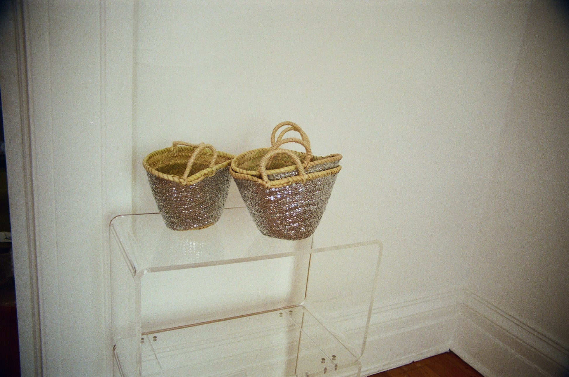 Mini sequin basket